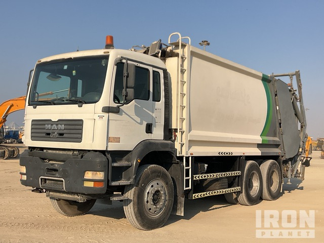 2008 MAN TGA33.360 6x4 Rear Loader Waste Collection Truck - Sopbil: bild 1 2008 MAN TGA33.360 6x4 Rear Loader Waste Collection Truck - Sopbil: bild 1