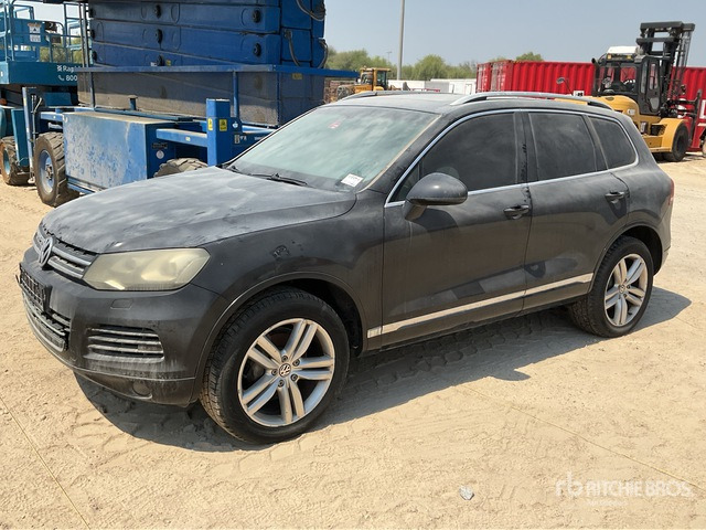 2011 Volkswagen Taureq AWD (Inoperable) SUV - SUV: bild 1 2011 Volkswagen Taureq AWD (Inoperable) SUV - SUV: bild 1
