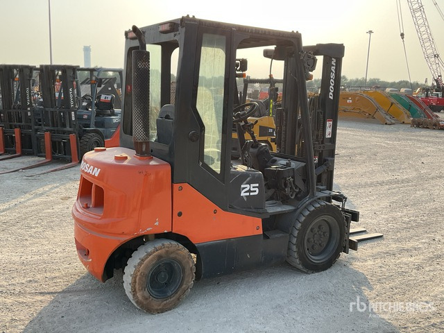 2014 Doosan D25S-2 2.5 ton Forklift - Dieseltruck: bild 4 2014 Doosan D25S-2 2.5 ton Forklift - Dieseltruck: bild 4