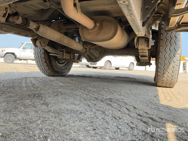 2016 Toyota Land Cruiser 76R 4x4 SUV - SUV: bild 5 2016 Toyota Land Cruiser 76R 4x4 SUV - SUV: bild 5