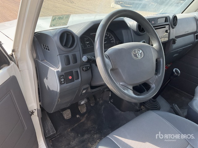 2016 Toyota Land Cruiser 79L 4x4 Crew Cab Pickup - Pickup: bild 5 2016 Toyota Land Cruiser 79L 4x4 Crew Cab Pickup - Pickup: bild 5