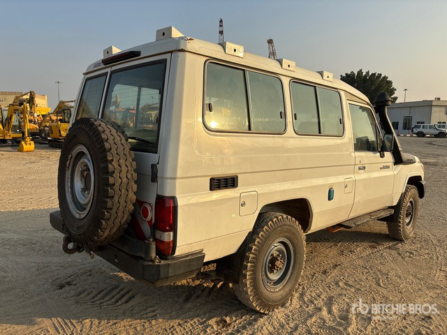 2018 Toyota Land Cruiser 78R 4x4 SUV - SUV: bild 2 2018 Toyota Land Cruiser 78R 4x4 SUV - SUV: bild 2