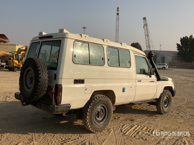 2018 Toyota Land Cruiser 78R 4x4 SUV - SUV: bild 2 2018 Toyota Land Cruiser 78R 4x4 SUV - SUV: bild 2