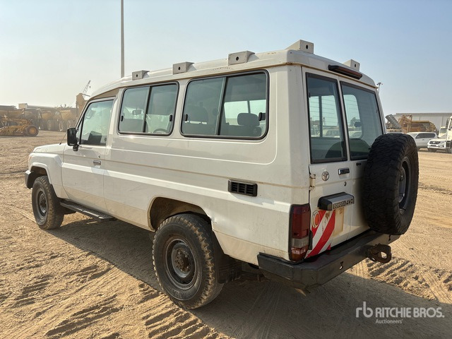 2018 Toyota Land Cruiser 78R 4x4 SUV - SUV: bild 2 2018 Toyota Land Cruiser 78R 4x4 SUV - SUV: bild 2