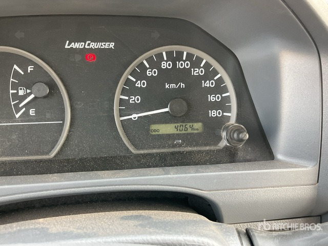 2023 Toyota Land Cruiser 76L 4x4 SUV - SUV: bild 2 2023 Toyota Land Cruiser 76L 4x4 SUV - SUV: bild 2