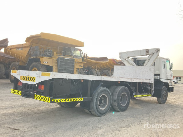 Nissan TF20 - Flakbil, Kranbil: bild 4 Nissan TF20 - Flakbil, Kranbil: bild 4