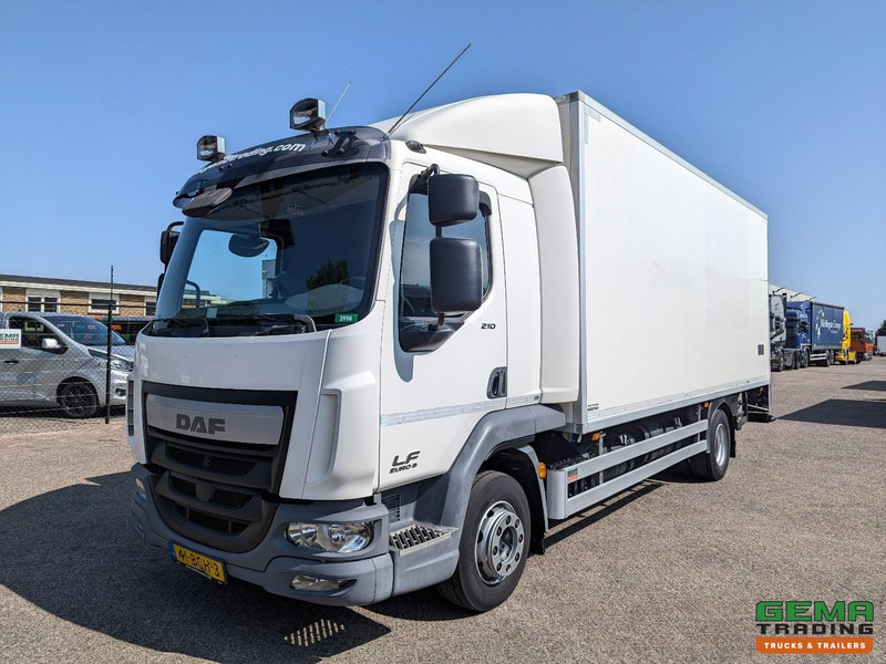 DAF LF 210 FA 4x2 Slaapcab Euro6 - Koelbak 5.5M + Konvekta/Solar-Koeler + Laadklep 1500KG - Zijdeur - 08/2025 APK - Kylbil lastbil: bild 1 DAF LF 210 FA 4x2 Slaapcab Euro6 - Koelbak 5.5M + Konvekta/Solar-Koeler + Laadklep 1500KG - Zijdeur - 08/2025 APK - Kylbil lastbil: bild 1