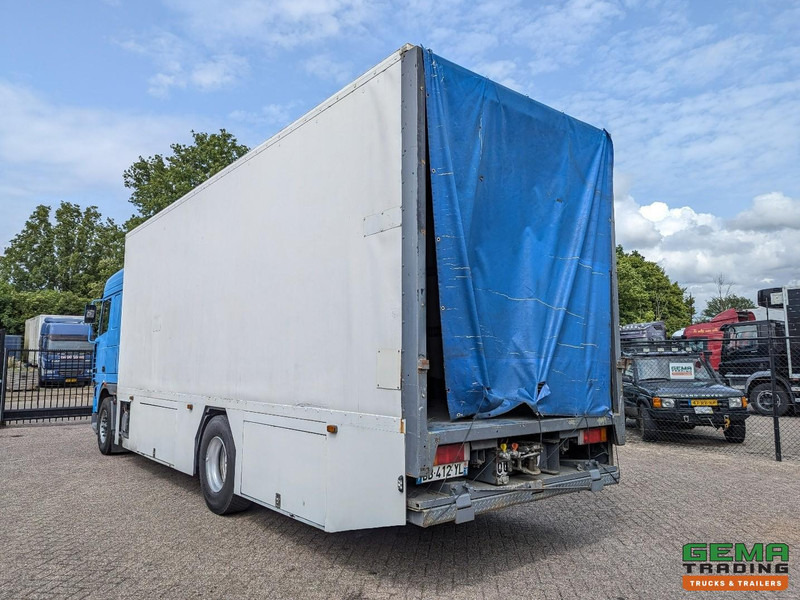 DAF XF95.430 4x2 Spacecab Euro2 - Retarder - Geslotenbak 7.7m - Handgeschakeld - Vangmuil - Lastbil med skåp: bild 4 DAF XF95.430 4x2 Spacecab Euro2 - Retarder - Geslotenbak 7.7m - Handgeschakeld - Vangmuil - Lastbil med skåp: bild 4