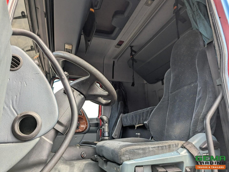 DAF XF95.430 4x2 Spacecab Euro2 - Retarder - Geslotenbak 7.7m - Handgeschakeld - Vangmuil - Lastbil med skåp: bild 5 DAF XF95.430 4x2 Spacecab Euro2 - Retarder - Geslotenbak 7.7m - Handgeschakeld - Vangmuil - Lastbil med skåp: bild 5