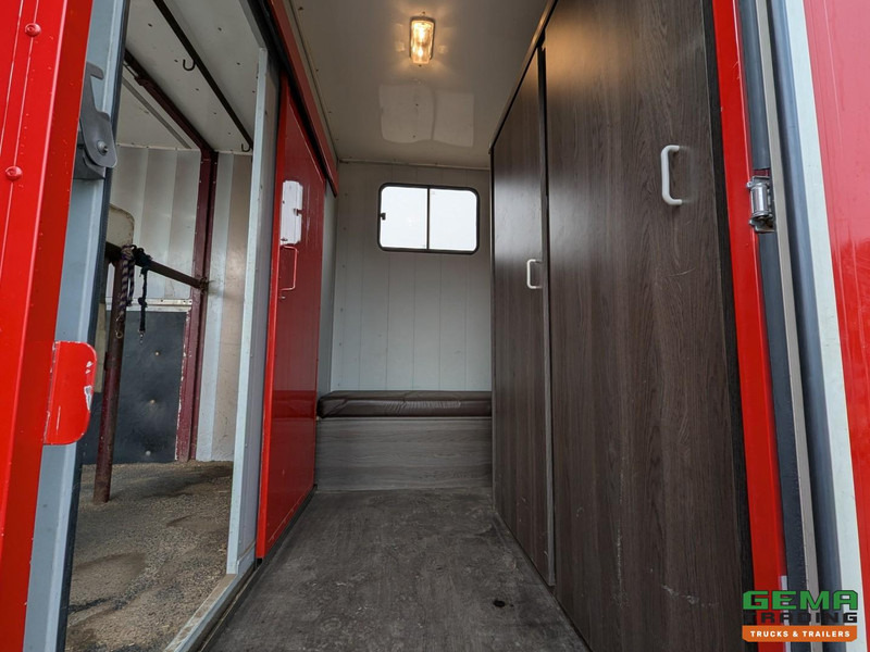 Iveco Tector ML120E24D 4x2 Euro3 DubbelCabine - Paardenwagen 3-Paards - Kleedruimte - Hydraulische klep- TOP! - Hästbuss: bild 5 Iveco Tector ML120E24D 4x2 Euro3 DubbelCabine - Paardenwagen 3-Paards - Kleedruimte - Hydraulische klep- TOP! - Hästbuss: bild 5