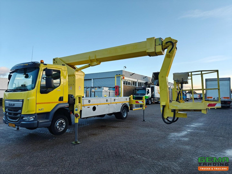 DAF LF 180 FA 4x2 Dagcab Euro6A - T225 Ruthman - Hoogwerker- 101.534km - 04/2026 APK - Lastbil: bild 1 DAF LF 180 FA 4x2 Dagcab Euro6A - T225 Ruthman - Hoogwerker- 101.534km - 04/2026 APK - Lastbil: bild 1