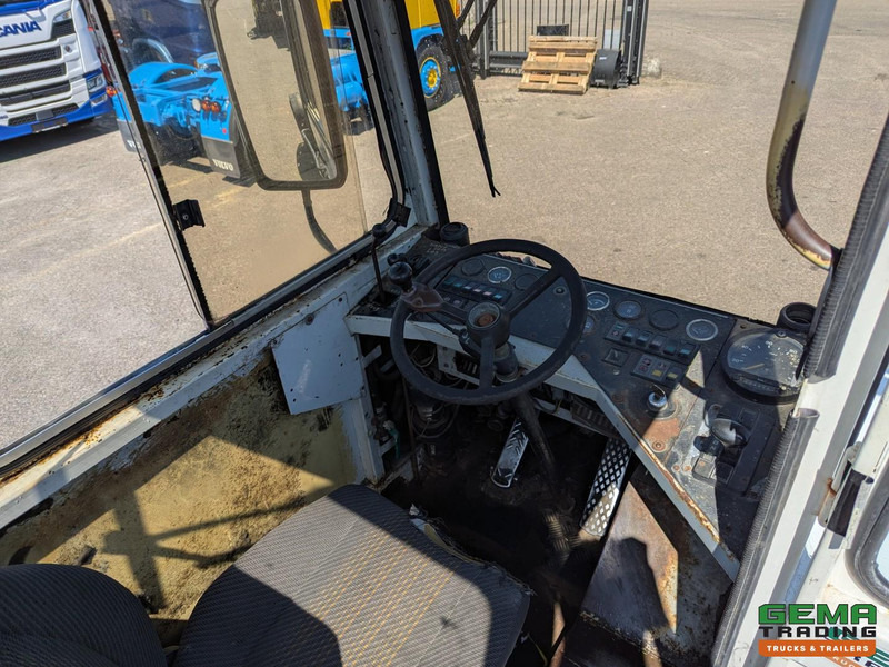 Terberg YT17 MOTOR DEFECT - MMBS Kenteken - Terminaltraktor: bild 5 Terberg YT17 MOTOR DEFECT - MMBS Kenteken - Terminaltraktor: bild 5