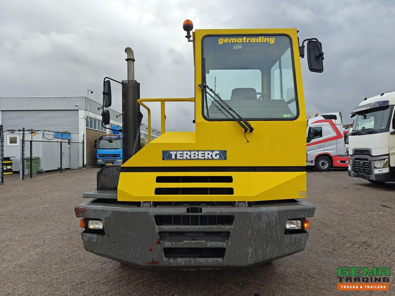 Terberg YT180 Schotel 25T - Naafreductie - Cummins - Landbouw Kenteken 40km/h - Terminaltraktor: bild 5 Terberg YT180 Schotel 25T - Naafreductie - Cummins - Landbouw Kenteken 40km/h - Terminaltraktor: bild 5