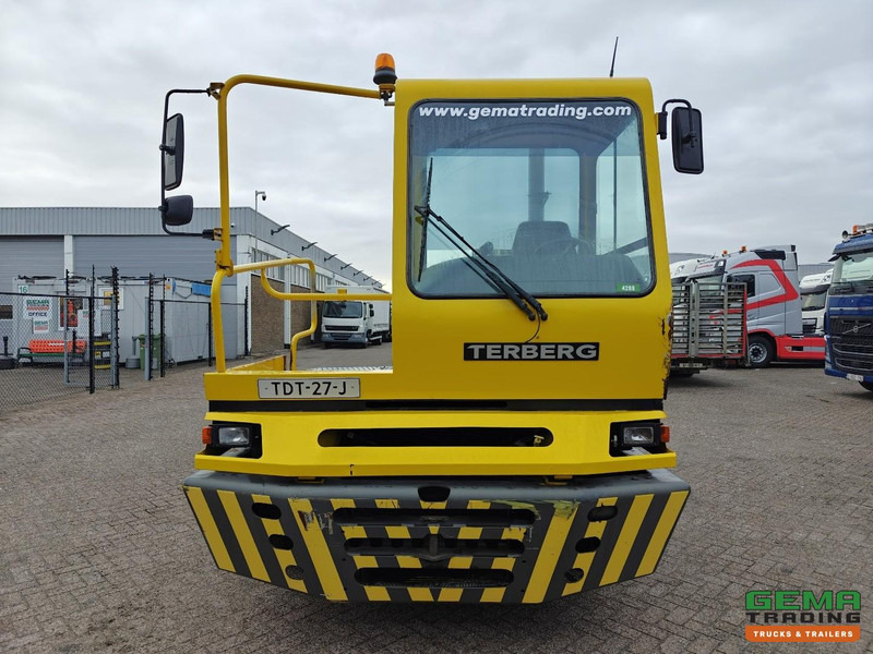 Terberg YT182 Allison - Schotel 30T - Naafreductie - Cummins - Landbouw Kenteken 40km/h - Terminaltraktor: bild 5 Terberg YT182 Allison - Schotel 30T - Naafreductie - Cummins - Landbouw Kenteken 40km/h - Terminaltraktor: bild 5