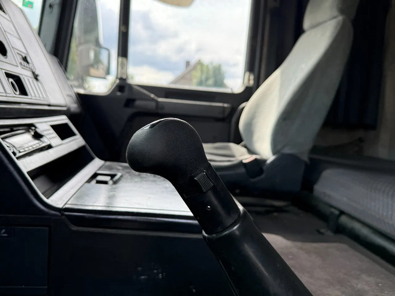 Dragbil MAN 19.403 4X2 Tractor-unit Spring/Air ZF Manual Gear Low cabine: bild 14 Dragbil MAN 19.403 4X2 Tractor-unit Spring/Air ZF Manual Gear Low cabine: bild 14