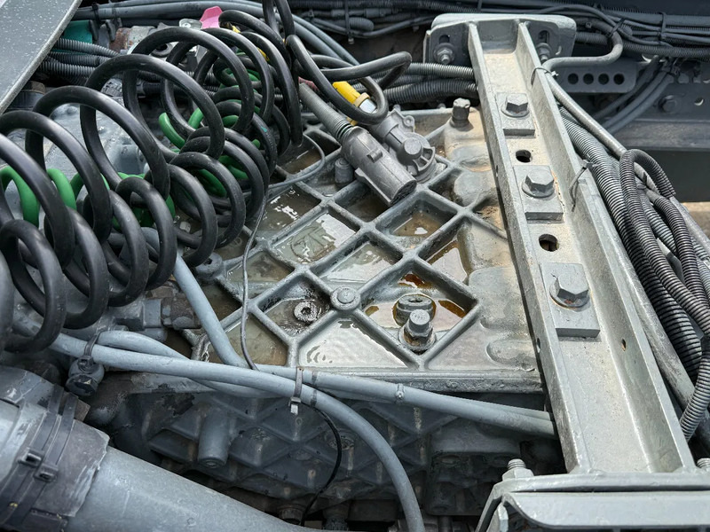 Dragbil MAN 19.403 4X2 Tractor-unit Spring/Air ZF Manual Gear Low cabine: bild 7 Dragbil MAN 19.403 4X2 Tractor-unit Spring/Air ZF Manual Gear Low cabine: bild 7