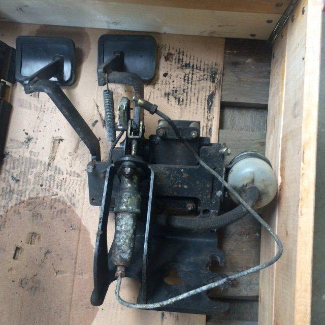 Brake & Accelerator for Linde R14-20, BR 115-02/115-C-02 - Pedal för Materialhanteringsutrustning: bild 2 Brake & Accelerator for Linde R14-20, BR 115-02/115-C-02 - Pedal för Materialhanteringsutrustning: bild 2