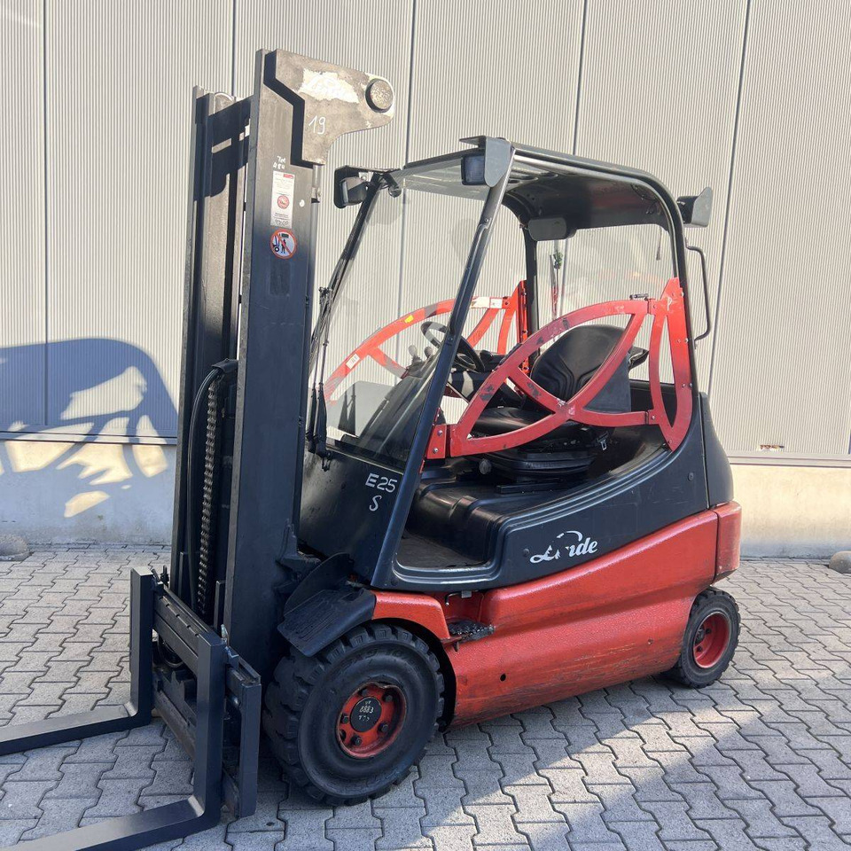 Linde E25S (336-03) - Eltruck: bild 2 Linde E25S (336-03) - Eltruck: bild 2