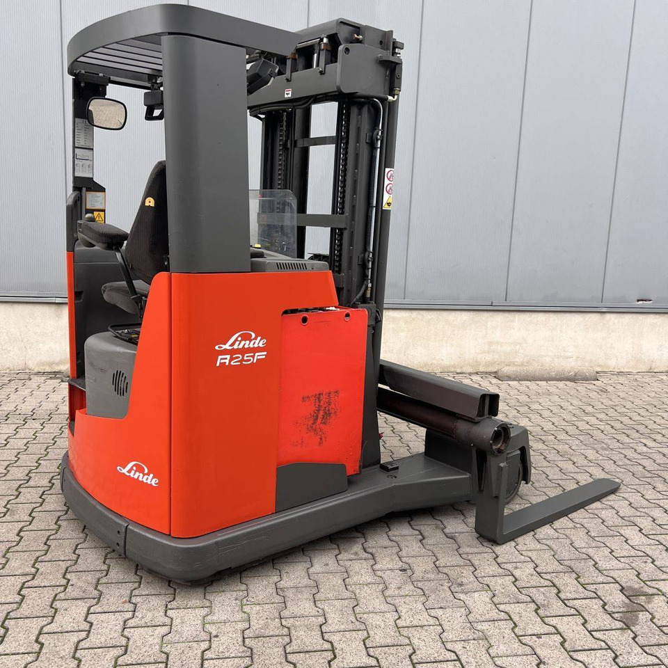 Linde R25F - 4-vägstruck: bild 1 Linde R25F - 4-vägstruck: bild 1