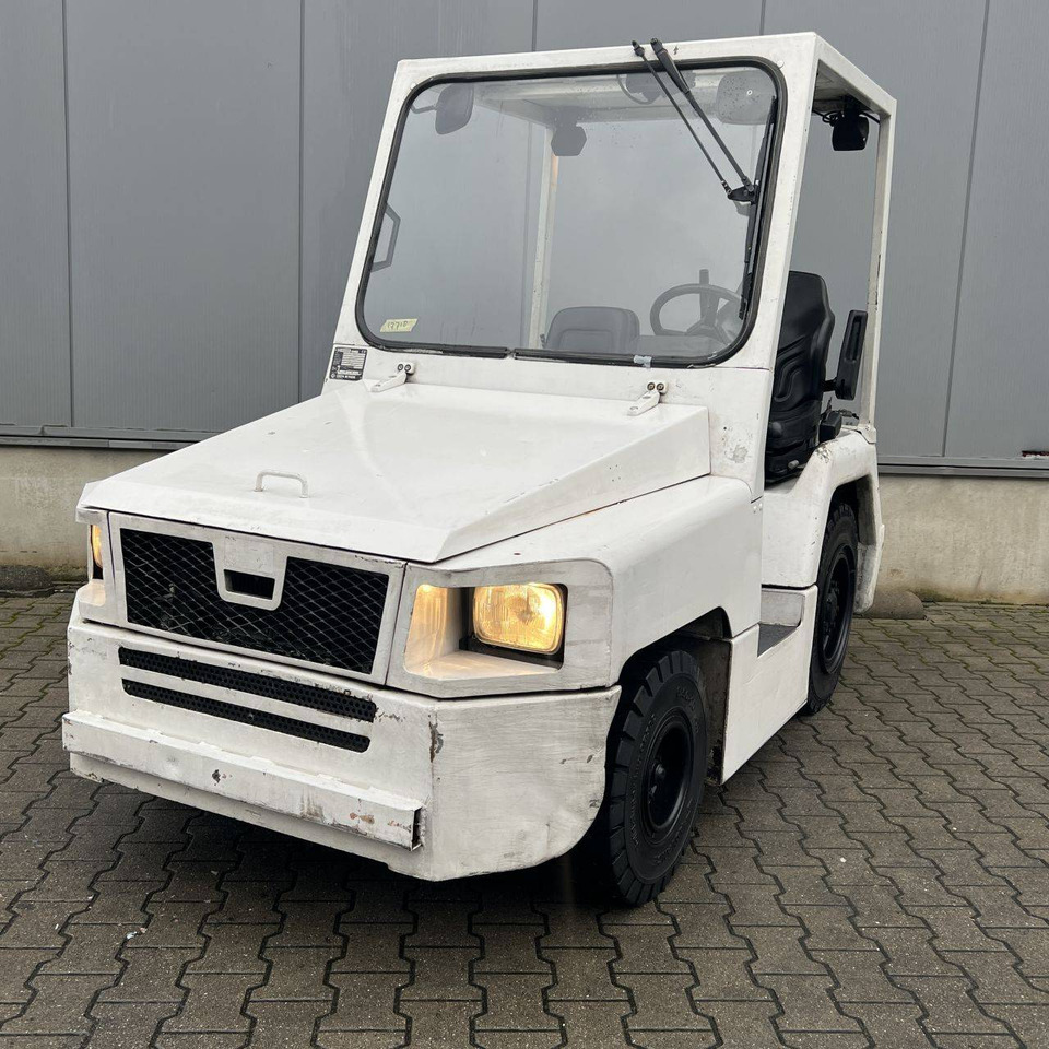 Nissan FV02A25U - Dragtruck: bild 1 Nissan FV02A25U - Dragtruck: bild 1
