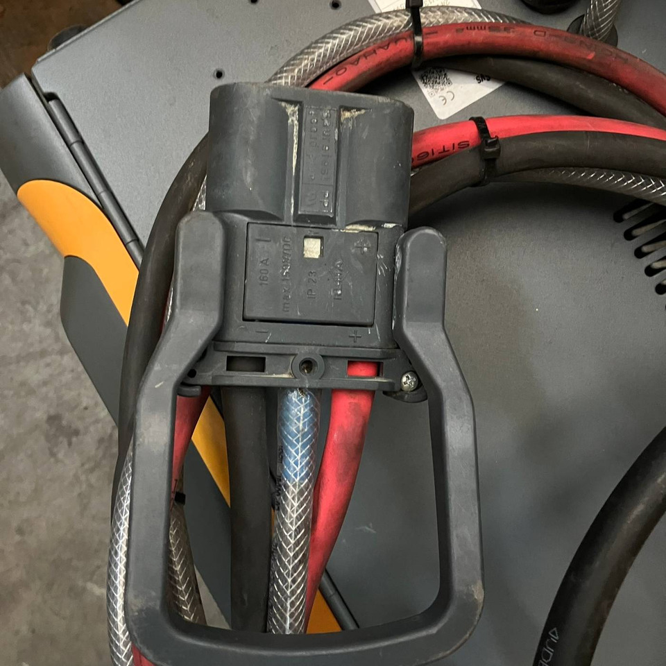 Hawker Lifetech Modular 24V/120A - Reservdelar för Materialhanteringsutrustning: bild 3 Hawker Lifetech Modular 24V/120A - Reservdelar för Materialhanteringsutrustning: bild 3