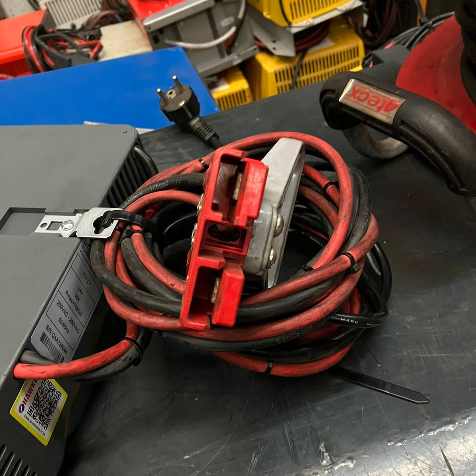 Hawker Lifetech Modular 24V/36A - Reservdelar för Materialhanteringsutrustning: bild 4 Hawker Lifetech Modular 24V/36A - Reservdelar för Materialhanteringsutrustning: bild 4