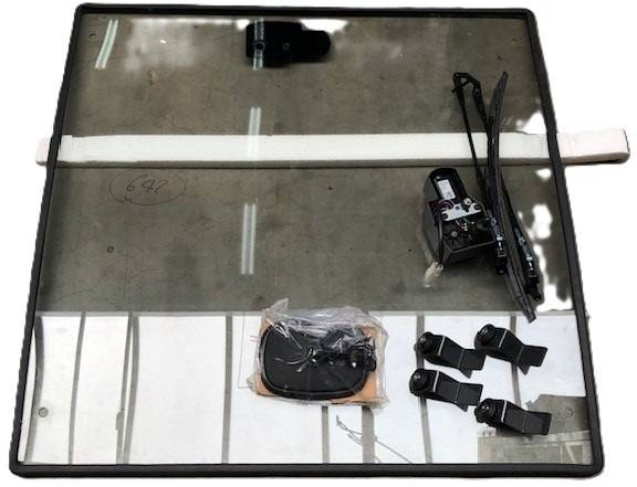 Window Front for Caterpillar - Fönster och reservdelar för Materialhanteringsutrustning: bild 1 Window Front for Caterpillar - Fönster och reservdelar för Materialhanteringsutrustning: bild 1