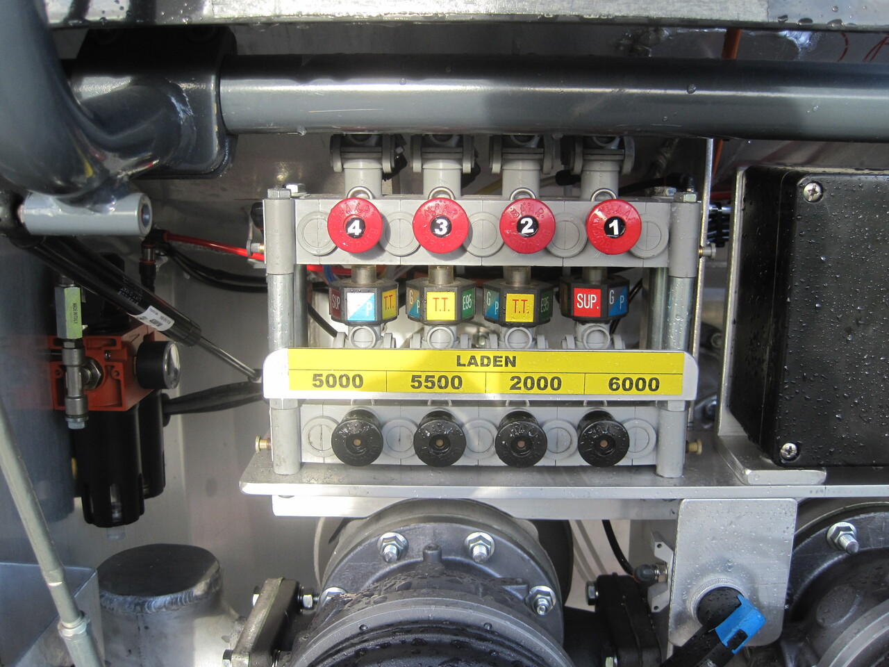 SCANIA G370 - Tankbil: bild 4 SCANIA G370 - Tankbil: bild 4