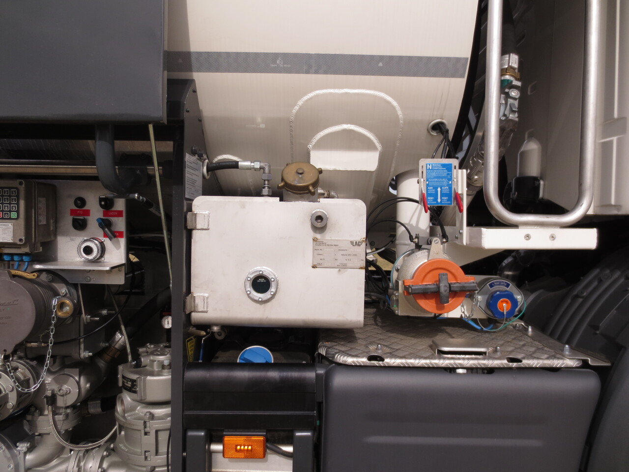 SCANIA G370 - Tankbil: bild 2 SCANIA G370 - Tankbil: bild 2