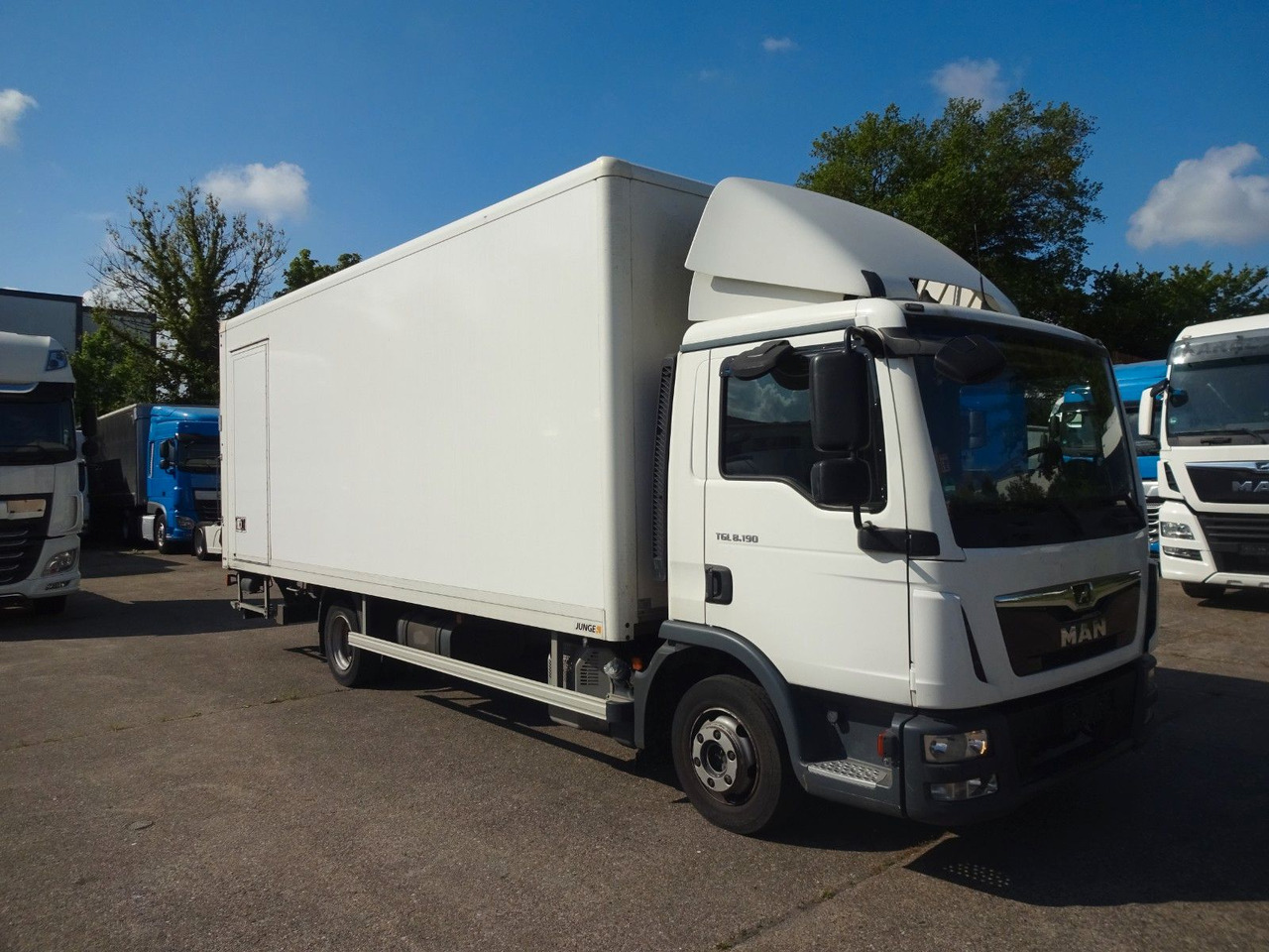 MAN TGL 8.190, LBW, Luft, Tempomat, Standheizung - Volymskåp: bild 1 MAN TGL 8.190, LBW, Luft, Tempomat, Standheizung - Volymskåp: bild 1