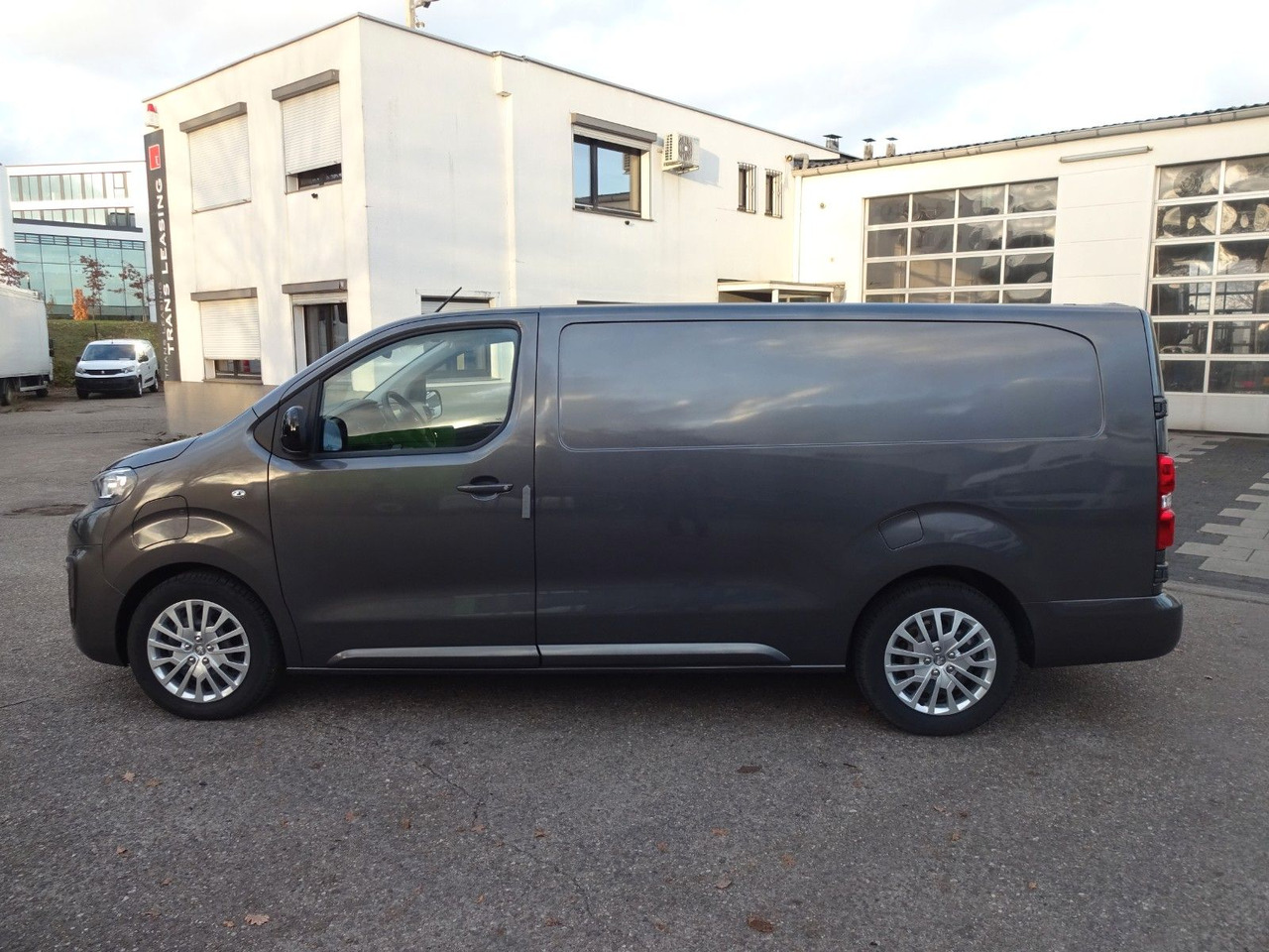 Peugeot Expert Kasten Lang, L3H1, 57 kW - Små skåpbil, El transportbil: bild 4 Peugeot Expert Kasten Lang, L3H1, 57 kW - Små skåpbil, El transportbil: bild 4