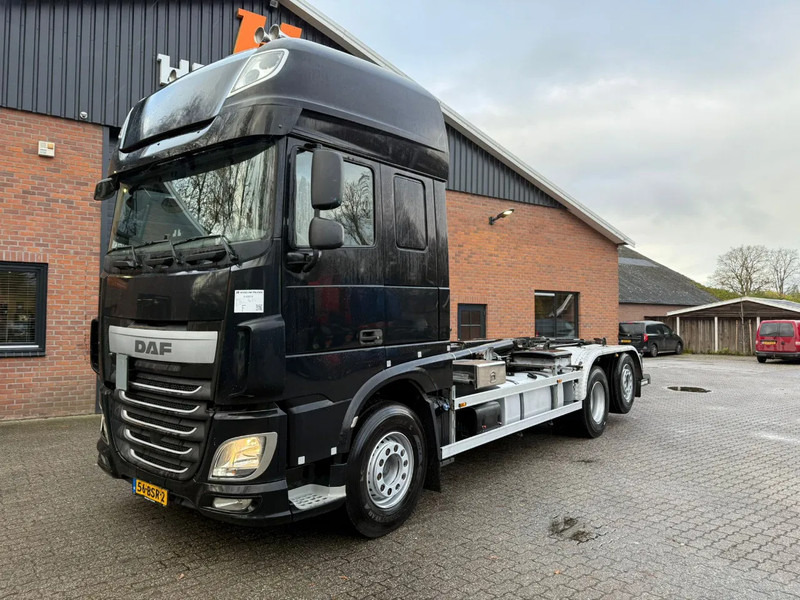DAF XF 440 6x2 Hyva Haakarm Stuuras 660.119KM! NL Truck APK 03-2026 - Lastväxlare lastbil: bild 1 DAF XF 440 6x2 Hyva Haakarm Stuuras 660.119KM! NL Truck APK 03-2026 - Lastväxlare lastbil: bild 1