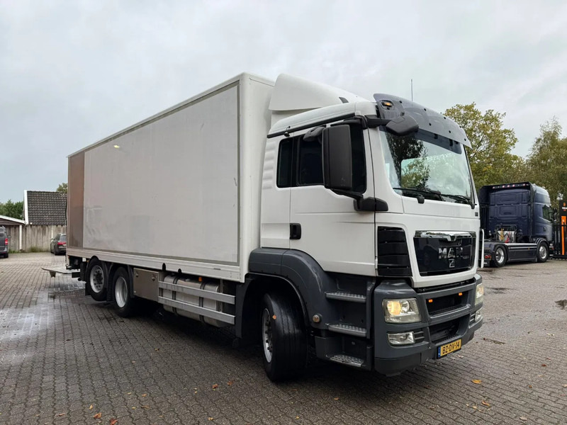 MAN TGS 26.320 Koffer Stuuras AHK 2.500KG LBW 319.460KM! NL Truck - Lastbil med skåp: bild 2 MAN TGS 26.320 Koffer Stuuras AHK 2.500KG LBW 319.460KM! NL Truck - Lastbil med skåp: bild 2