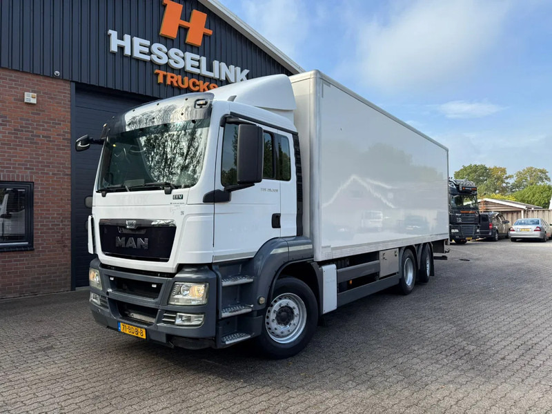 MAN TGS 26.320 Koffer Stuuras AHK 3.000KG LBW 353.980KM! NL Truck APK/TUV 11-03-2026 - Lastbil med skåp: bild 1 MAN TGS 26.320 Koffer Stuuras AHK 3.000KG LBW 353.980KM! NL Truck APK/TUV 11-03-2026 - Lastbil med skåp: bild 1