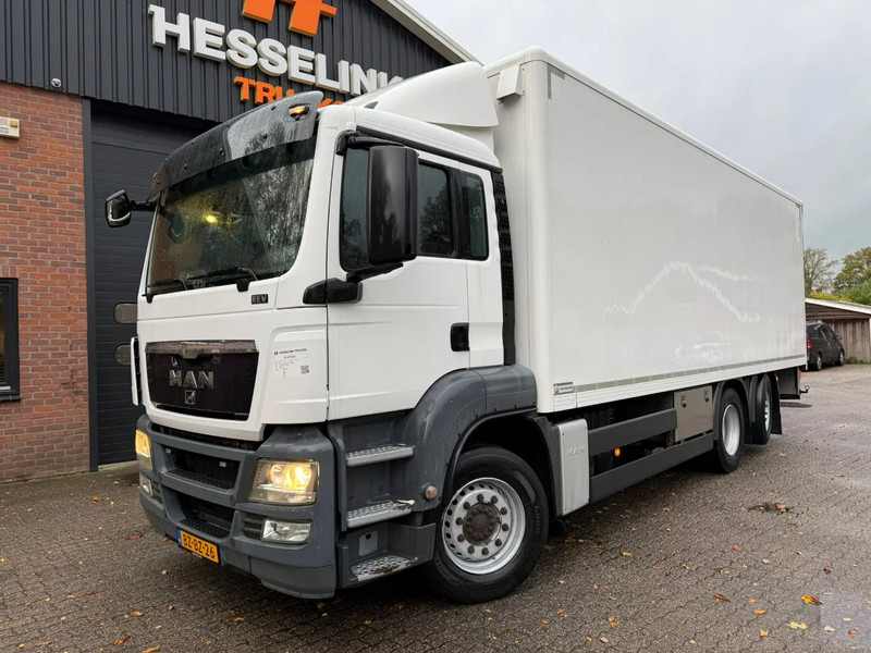 MAN TGS 26.320 Koffer Stuuras AHK 3.000KG LBW 373.230KM! NL Truck APK/TUV 18-03-2026 - Lastbil med skåp: bild 1 MAN TGS 26.320 Koffer Stuuras AHK 3.000KG LBW 373.230KM! NL Truck APK/TUV 18-03-2026 - Lastbil med skåp: bild 1