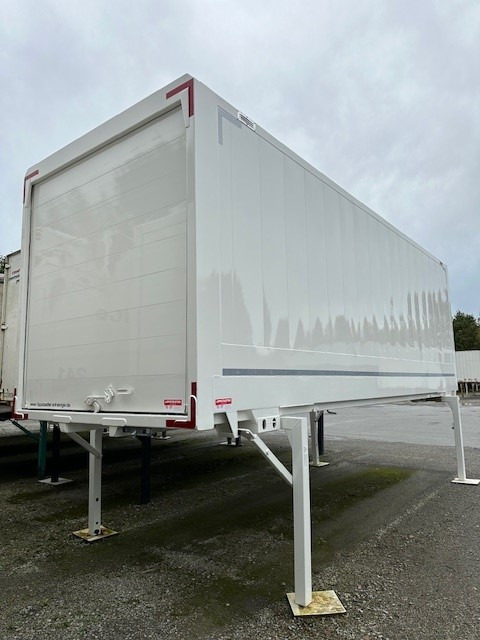 Krone BDF-System 7.450 mm lang, Lack NEU in Premium Plus - Skåp växelflak: bild 1 Krone BDF-System 7.450 mm lang, Lack NEU in Premium Plus - Skåp växelflak: bild 1