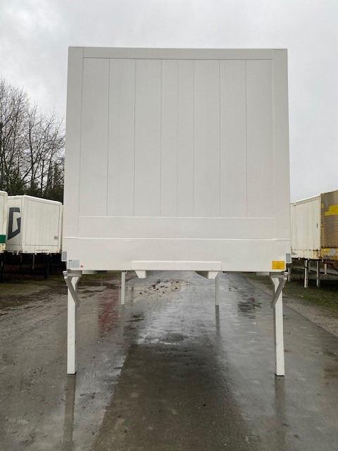 Krone BDF-System 7.450 mm lang, Premium Lack NEU in weiß - Skåp växelflak: bild 2 Krone BDF-System 7.450 mm lang, Premium Lack NEU in weiß - Skåp växelflak: bild 2