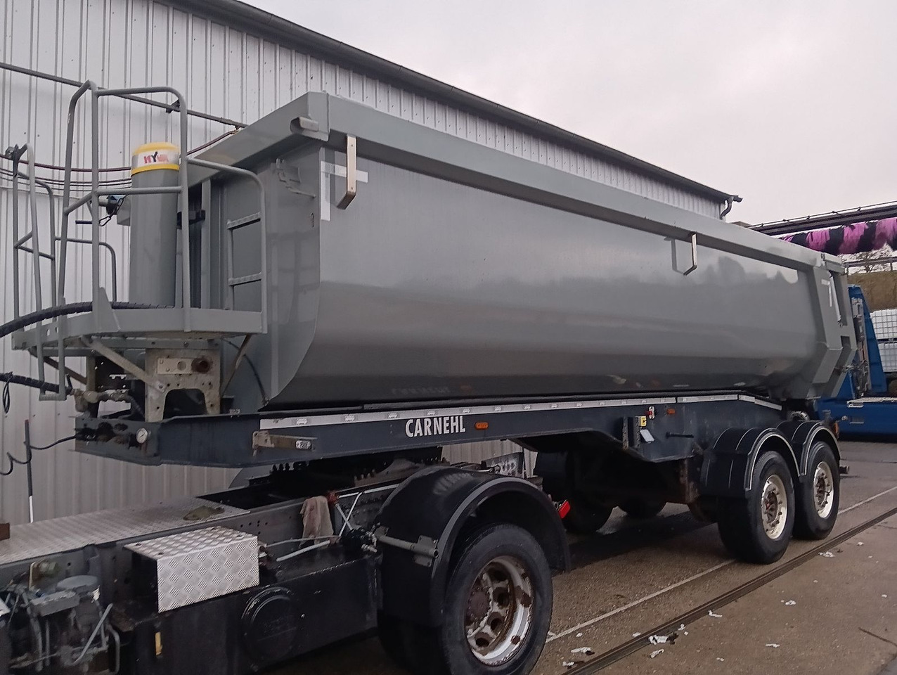 Carnehl CHKS/HH 26m3 5,98tHARDOX ALCOA Hydraul.KlappeTOP - Tippbil semitrailer: bild 1 Carnehl CHKS/HH 26m3 5,98tHARDOX ALCOA Hydraul.KlappeTOP - Tippbil semitrailer: bild 1