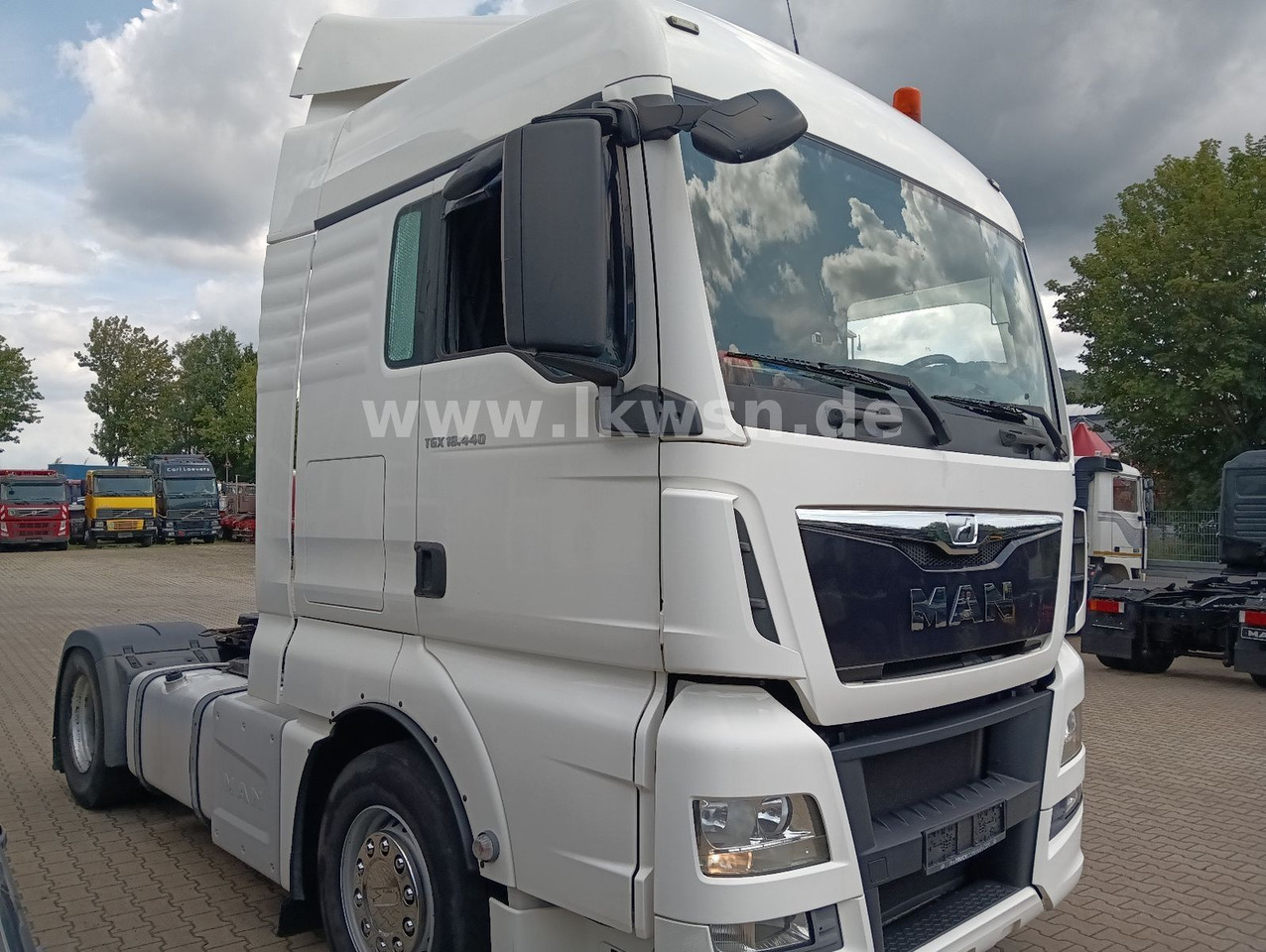 MAN TGX 18:440 FLT XLX 2xTank Klima Spoiler Kühlbox MAN TGX 18:440 FLT XLX 2xTank Klima Spoiler Kühlbox - Dragbil: bild 5 MAN TGX 18:440 FLT XLX 2xTank Klima Spoiler Kühlbox MAN TGX 18:440 FLT XLX 2xTank Klima Spoiler Kühlbox - Dragbil: bild 5