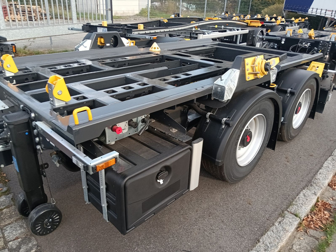 Hüffermann 2-A-MINI-CARRIER SAFETYFIX VERZINKT NEU TOP-PREI - Lastväxlarsläp/ Liftdumpersläp: bild 3 Hüffermann 2-A-MINI-CARRIER SAFETYFIX VERZINKT NEU TOP-PREI - Lastväxlarsläp/ Liftdumpersläp: bild 3