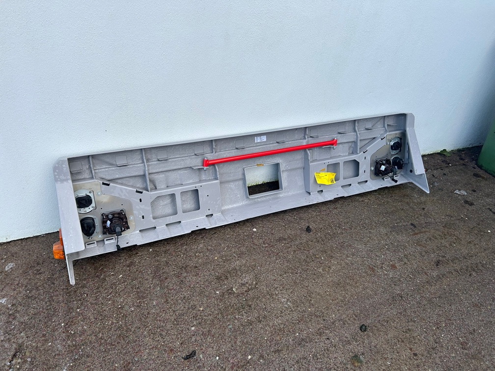 LIEBHERR Front Bumper Part Number 96001000 - Allterrängkran: bild 4 LIEBHERR Front Bumper Part Number 96001000 - Allterrängkran: bild 4