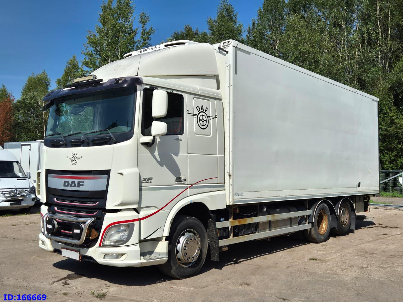 DAF XF 106.460 FAR  6X2 Euro6 - Kylbil lastbil: bild 1 DAF XF 106.460 FAR  6X2 Euro6 - Kylbil lastbil: bild 1