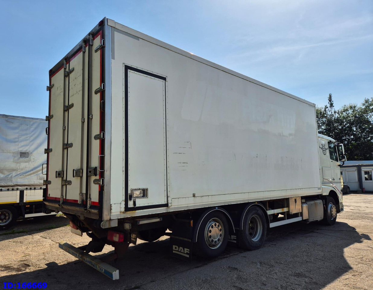DAF XF 106.460 FAR  6X2 Euro6 - Kylbil lastbil: bild 5 DAF XF 106.460 FAR  6X2 Euro6 - Kylbil lastbil: bild 5