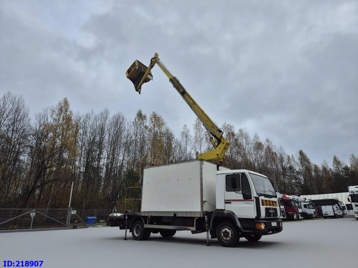 MAN LE 220C + Sky King 179TV - Billift, Utility/ Specialfordon: bild 1 MAN LE 220C + Sky King 179TV - Billift, Utility/ Specialfordon: bild 1