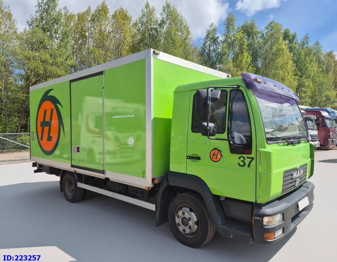 MAN LE 8.150 Manual 139tkm ONLY - Lastbil med skåp: bild 4 MAN LE 8.150 Manual 139tkm ONLY - Lastbil med skåp: bild 4