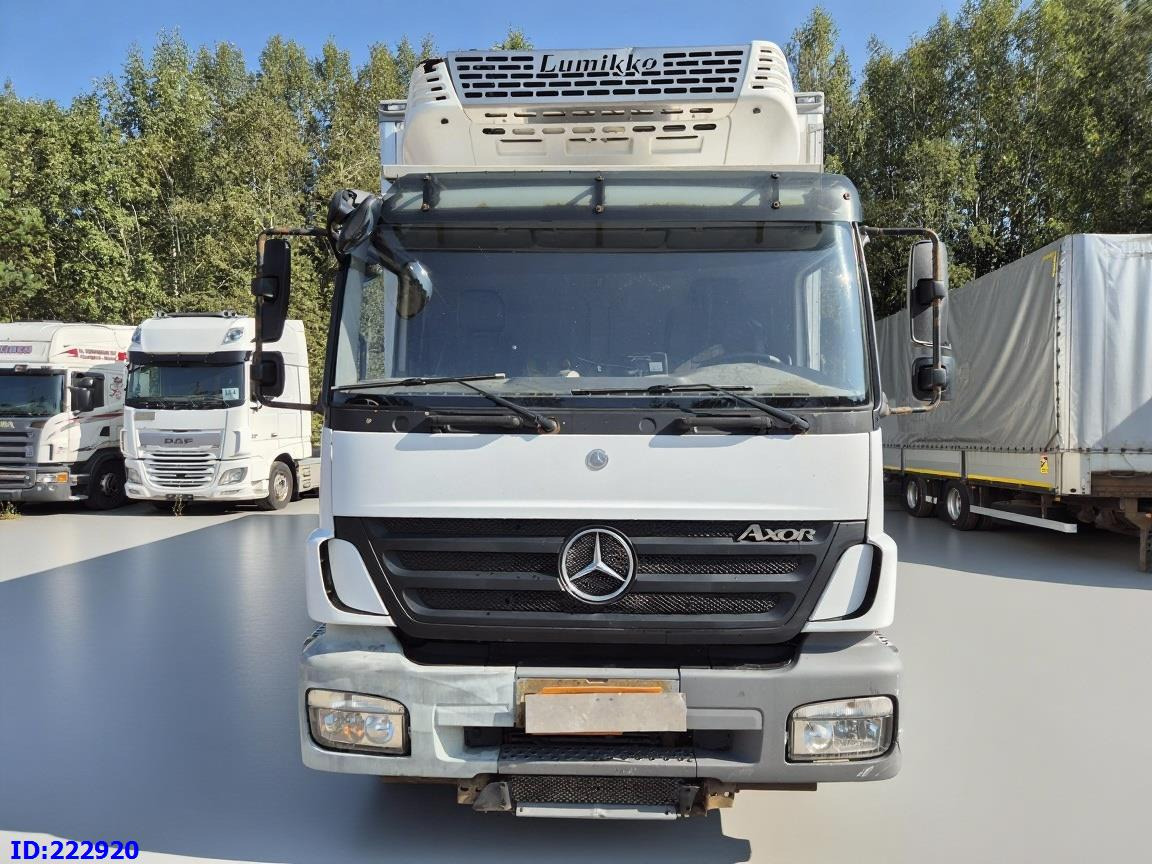 MERCEDES-BENZ Axor 1829 Manual + Tail lift - Kylbil lastbil: bild 2 MERCEDES-BENZ Axor 1829 Manual + Tail lift - Kylbil lastbil: bild 2