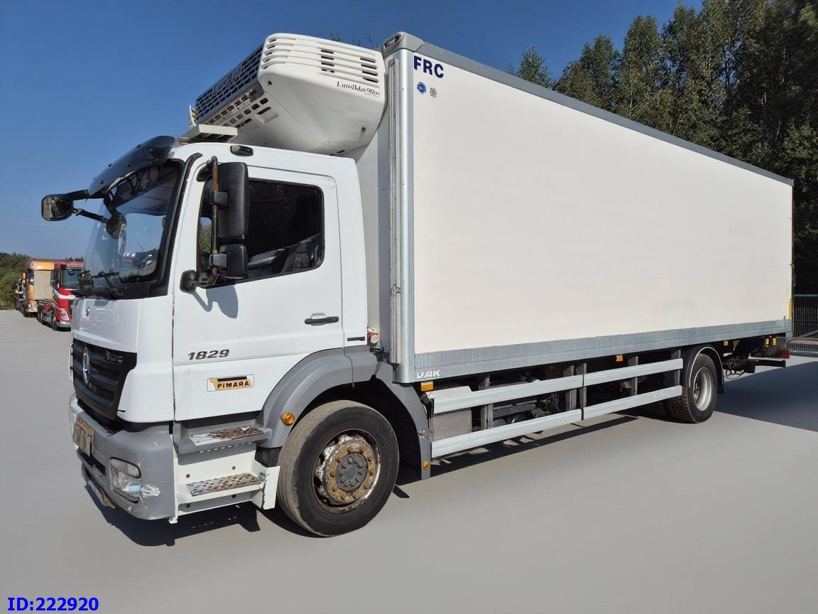 MERCEDES-BENZ Axor 1829 Manual + Tail lift - Kylbil lastbil: bild 1 MERCEDES-BENZ Axor 1829 Manual + Tail lift - Kylbil lastbil: bild 1