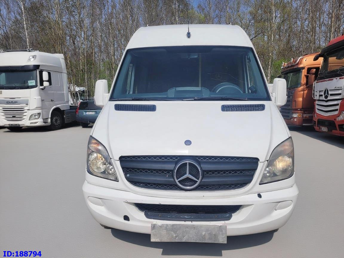 MERCEDES-BENZ Sprinter 518 - Kasten VIP - 20 Seater - Minibuss, Persontransport: bild 2 MERCEDES-BENZ Sprinter 518 - Kasten VIP - 20 Seater - Minibuss, Persontransport: bild 2