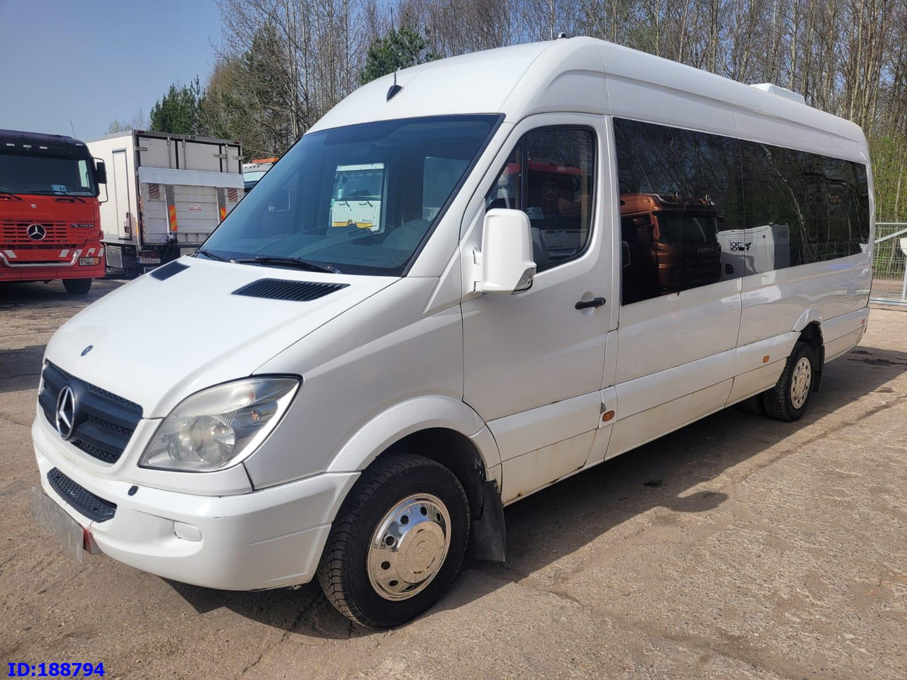 MERCEDES-BENZ Sprinter 518 - Kasten VIP - 20 Seater - Minibuss, Persontransport: bild 1 MERCEDES-BENZ Sprinter 518 - Kasten VIP - 20 Seater - Minibuss, Persontransport: bild 1