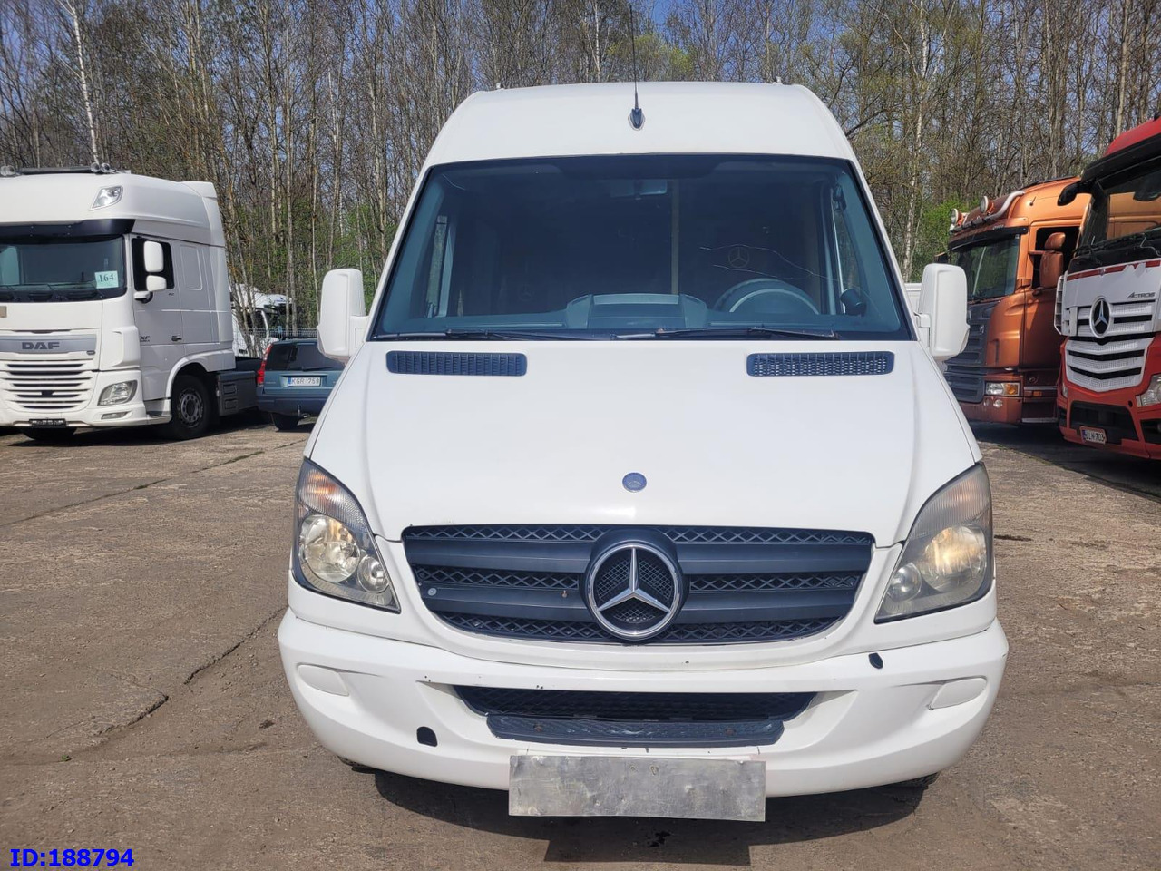 MERCEDES-BENZ Sprinter 518 - Kasten VIP - 20 Seater - Minibuss, Persontransport: bild 2 MERCEDES-BENZ Sprinter 518 - Kasten VIP - 20 Seater - Minibuss, Persontransport: bild 2